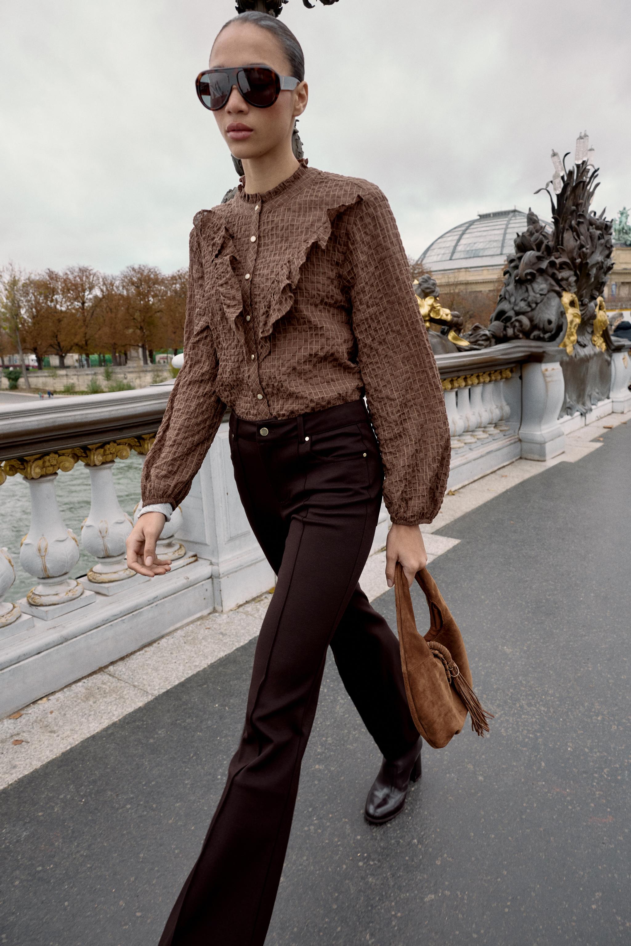 BLOUSE À CARREAUX ET VOLANTS